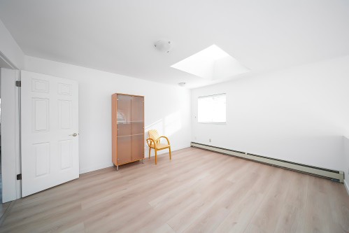 5611 Holt Avenue, Richmond, BC 