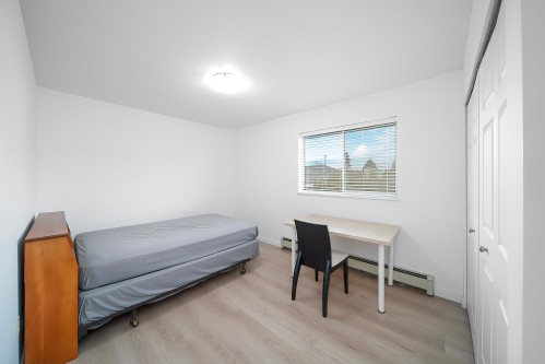 5611 Holt Avenue, Richmond, BC 