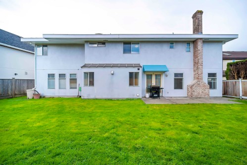 5611 Holt Avenue, Richmond, BC 