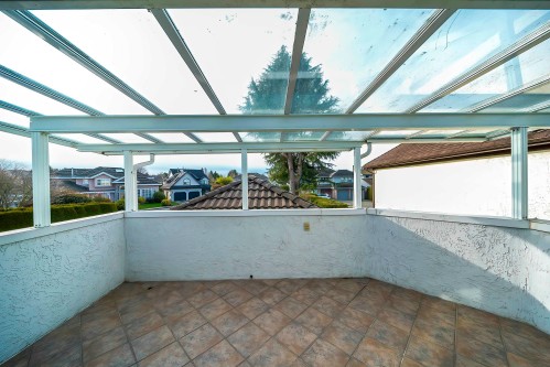 5611 Holt Avenue, Richmond, BC 