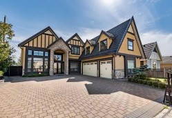 9760 Saunders Road  Richmond, BC V7A 2B4