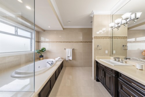 9760 Saunders Road, Richmond, BC 