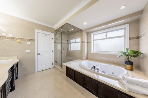 9760 Saunders Road, Richmond, BC 