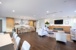 305-8580 River District Crossing  Vancouver, BC V5S 0B9