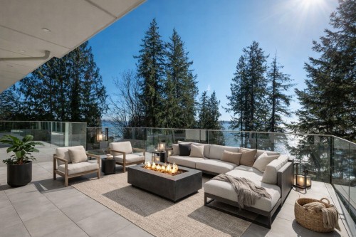 4437 Piccadilly North, West Vancouver, BC 