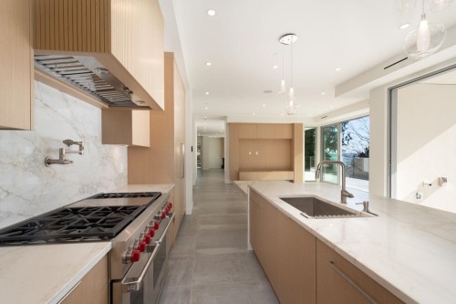 4437 Piccadilly North, West Vancouver, BC 