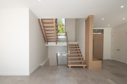 4437 Piccadilly North, West Vancouver, BC 