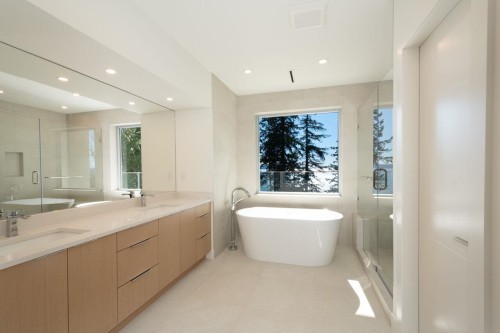 4437 Piccadilly North, West Vancouver, BC 