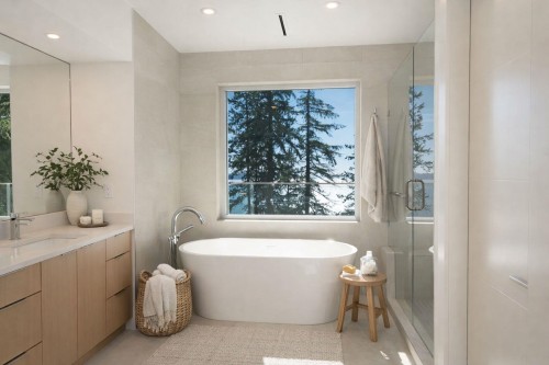 4437 Piccadilly North, West Vancouver, BC 