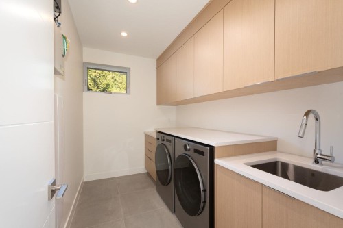 4437 Piccadilly North, West Vancouver, BC 