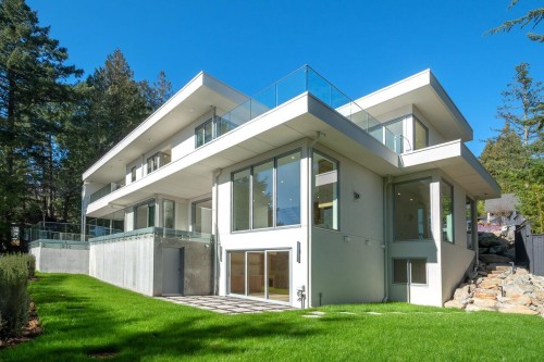 4437 Piccadilly North, West Vancouver, BC 