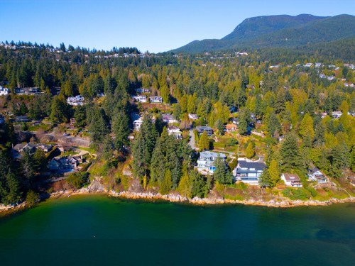4437 Piccadilly North, West Vancouver, BC 