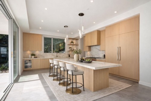4437 Piccadilly North, West Vancouver, BC 