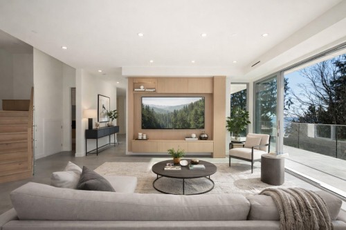 4437 Piccadilly North, West Vancouver, BC 