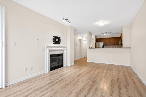 216-5800 Andrews Road  Richmond, BC V7E 6M2