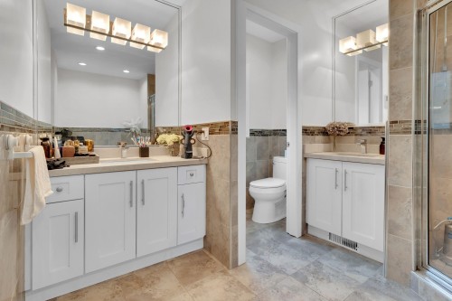 3054 Daybreak Avenue, Coquitlam, BC 