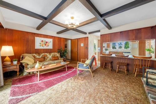 895 Elveden Row, West Vancouver, BC 