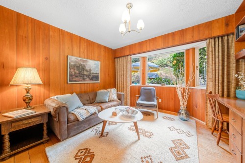 895 Elveden Row, West Vancouver, BC 