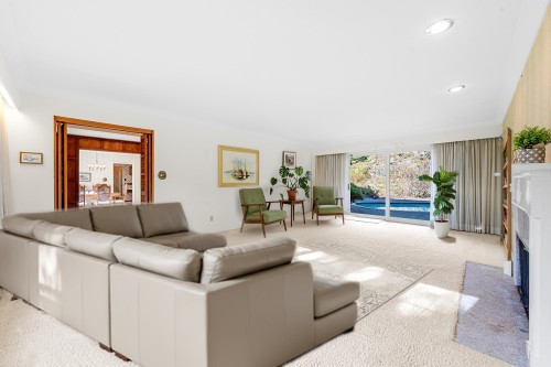 895 Elveden Row, West Vancouver, BC 