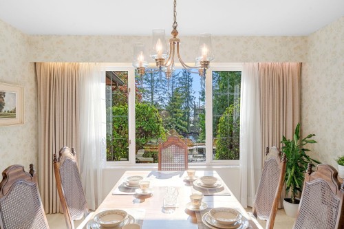 895 Elveden Row, West Vancouver, BC 