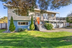 1664 58 Street  Delta, BC V4L 1X7