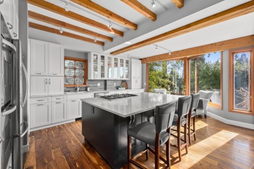 145 Kensington Road E, North Vancouver, BC 