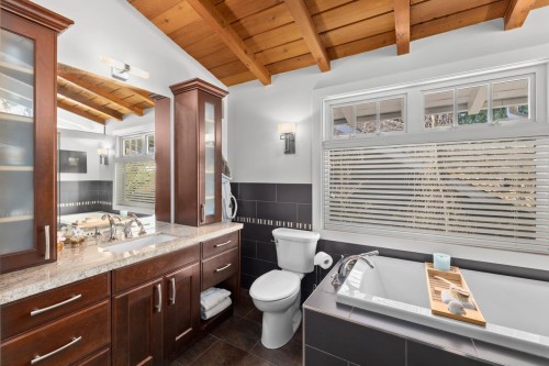 145 Kensington Road E, North Vancouver, BC 