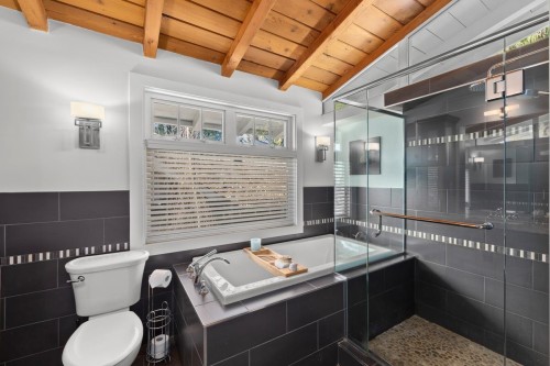 145 Kensington Road E, North Vancouver, BC 