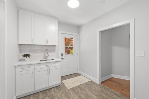 145 Kensington Road E, North Vancouver, BC 