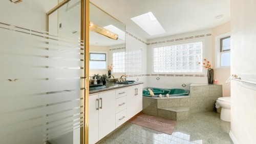 2056 Scarboro Avenue, Vancouver, BC 