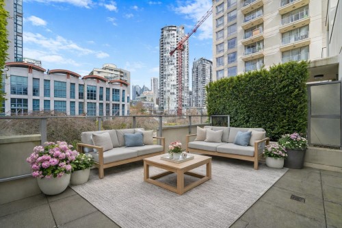 1237 Richards Street, Vancouver, BC 