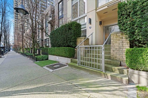 1237 Richards Street, Vancouver, BC 