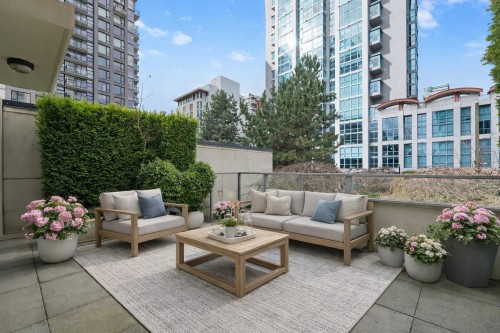 1237 Richards Street, Vancouver, BC 