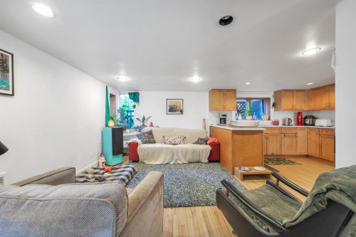 1847 Kitchener Street, Vancouver, BC 