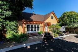 4327 Locarno Crescent  Vancouver, BC V6R 1G2