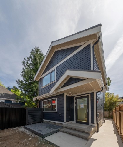 22 14Th Avenue W, Vancouver, BC 