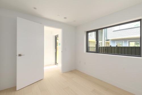 22 14Th Avenue W, Vancouver, BC 