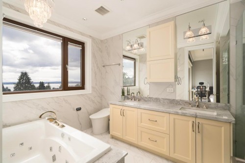 1410 Mathers Avenue, West Vancouver, BC 