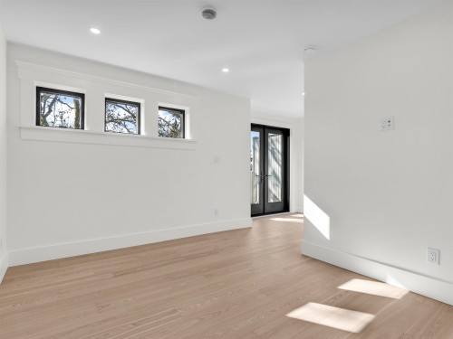 2566 2Nd Avenue W, Vancouver, BC 