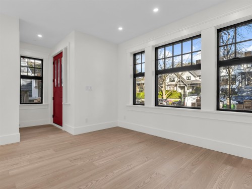 2568 2Nd Avenue W, Vancouver, BC 