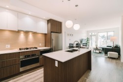 402-516 Foster Avenue  Coquitlam, BC V3J 0H8