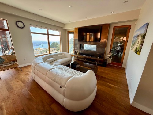 1548 Chartwell Drive, West Vancouver, BC 