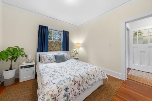 163 Kings Road E, North Vancouver, BC 