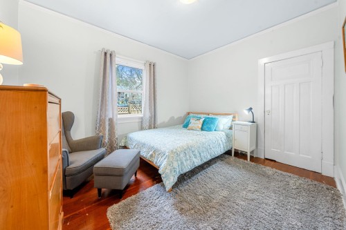 163 Kings Road E, North Vancouver, BC 