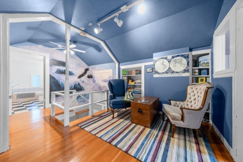 163 Kings Road E, North Vancouver, BC 