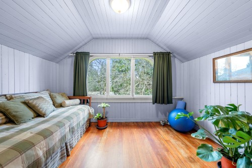 163 Kings Road E, North Vancouver, BC 