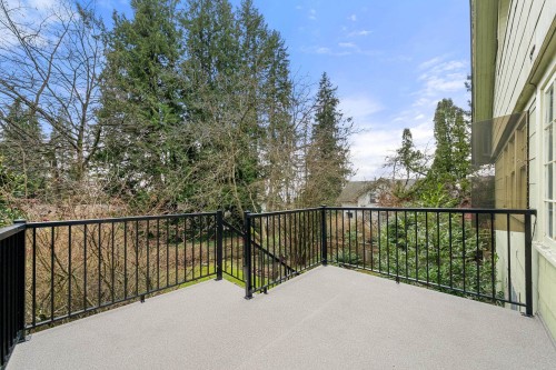 163 Kings Road E, North Vancouver, BC 