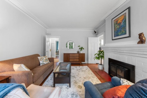 163 Kings Road E, North Vancouver, BC 