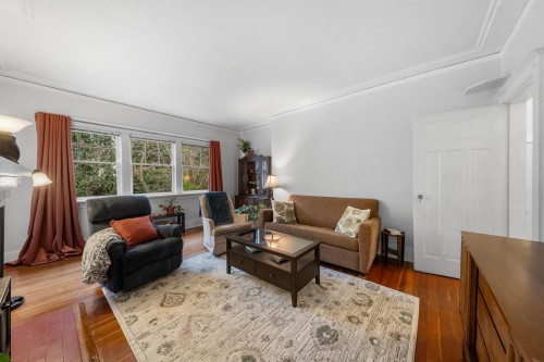 163 Kings Road E, North Vancouver, BC 