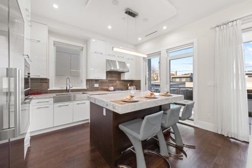 3253 21St Avenue W, Vancouver, BC 